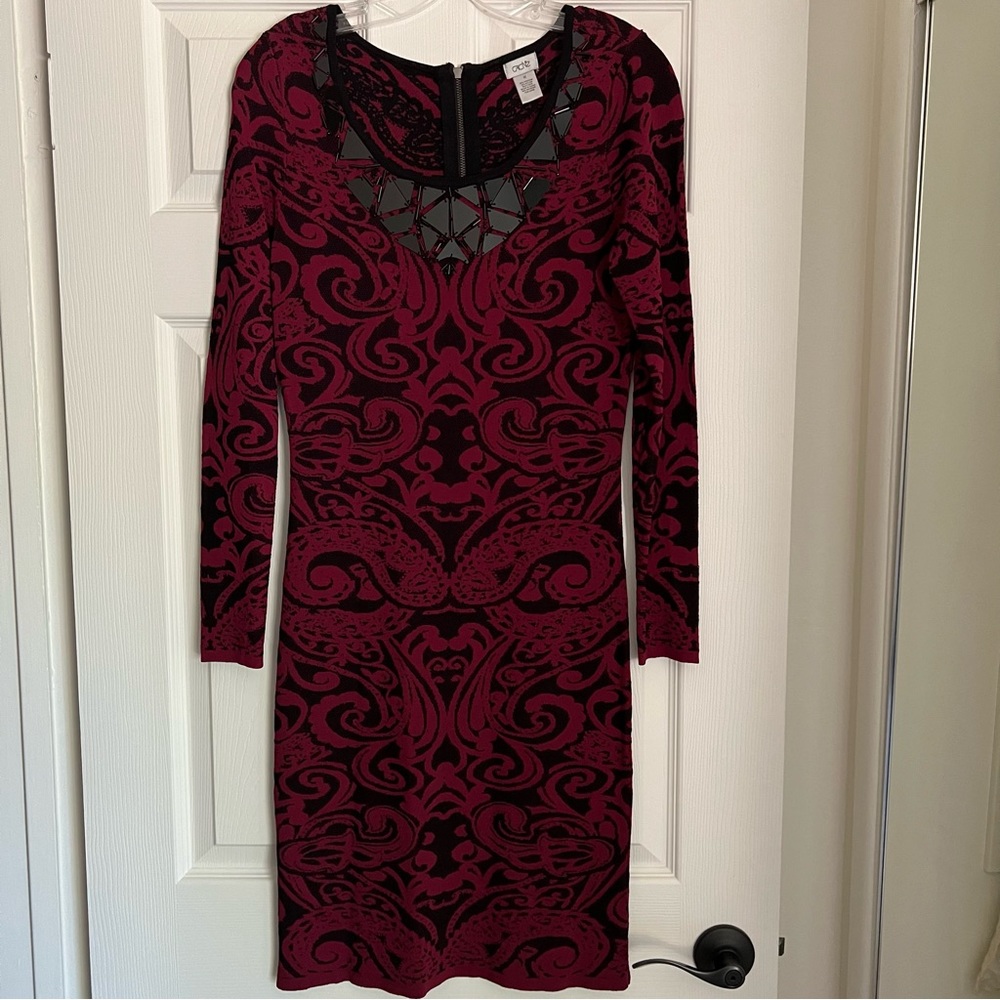 Vintage Caché burgundy/black pattern dress